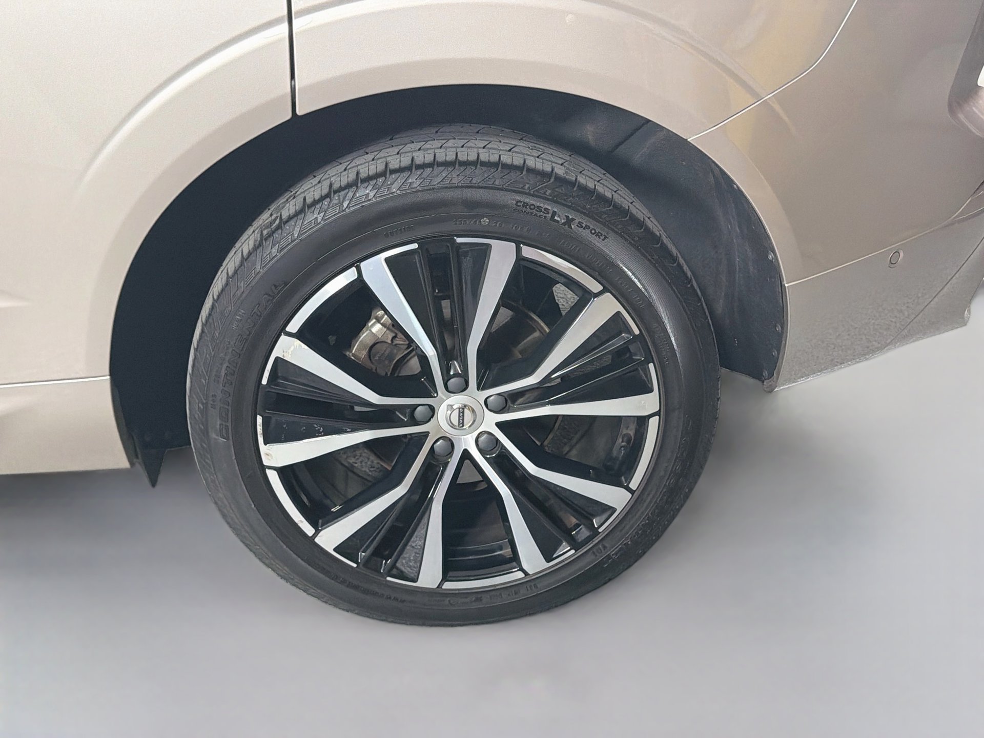 Certified 2023 Volvo XC60 B5 Ultimate w/ Climate Package AWD/4WD image 33