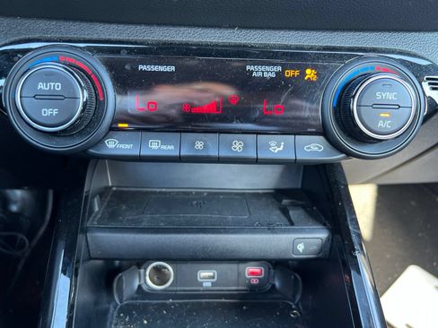 Used 2022 Kia Forte GT-Line w/ GT-Line Premium Package FWD image 19