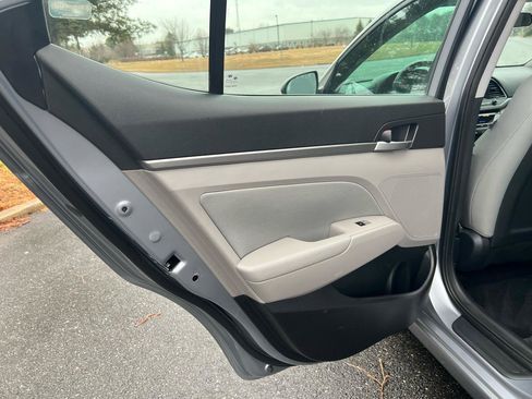 Used 2017 Hyundai Elantra SE w/ SE A/T Tech Package 03 FWD image 21