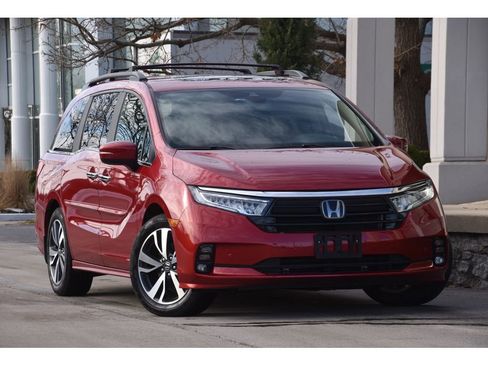 Used 2024 Honda Odyssey Touring image 1