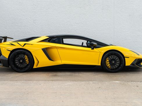 Used 2016 Lamborghini Aventador LP 750-4 Superveloce AWD/4WD image 4