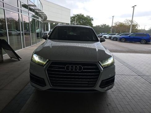 Used 2019 Audi Q7 3.0T Prestige image 2