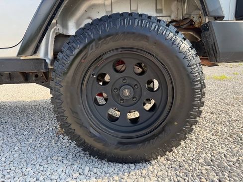 Used 2008 Jeep Wrangler Unlimited Sahara w/ Dual Top Group AWD/4WD image 25