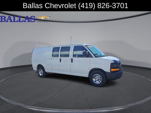 Certified 2015 Chevrolet Express 3500 Extended RWD image 2