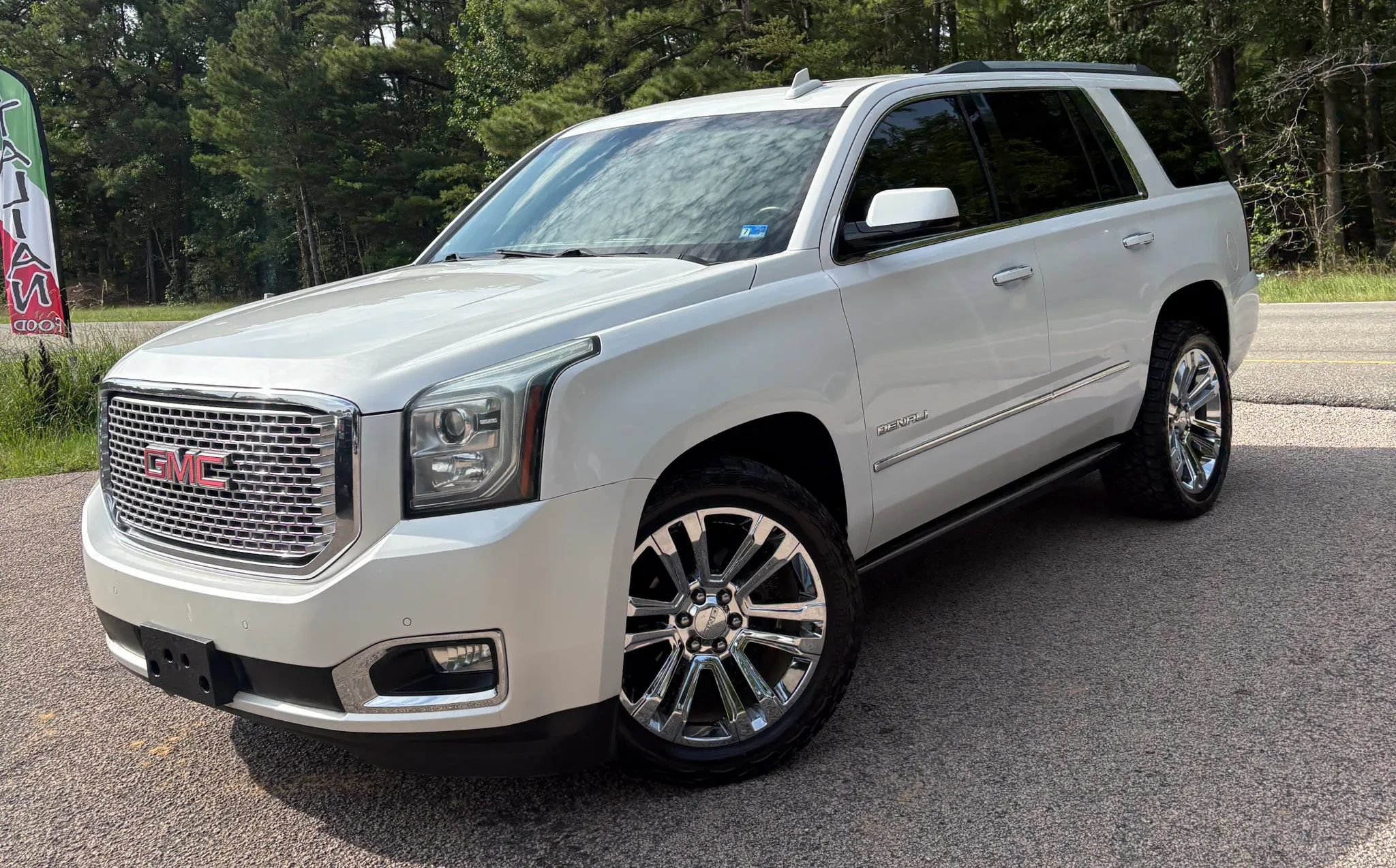 Used 2016 GMC Yukon Denali w/ Open Road Package AWD/4WD image 2