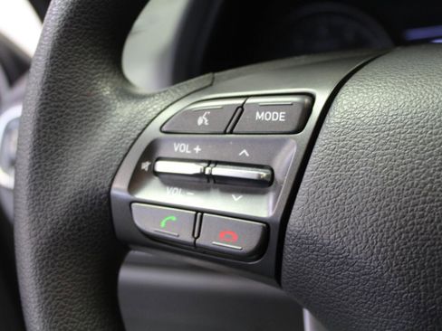 Used 2018 Hyundai Elantra GT FWD image 9