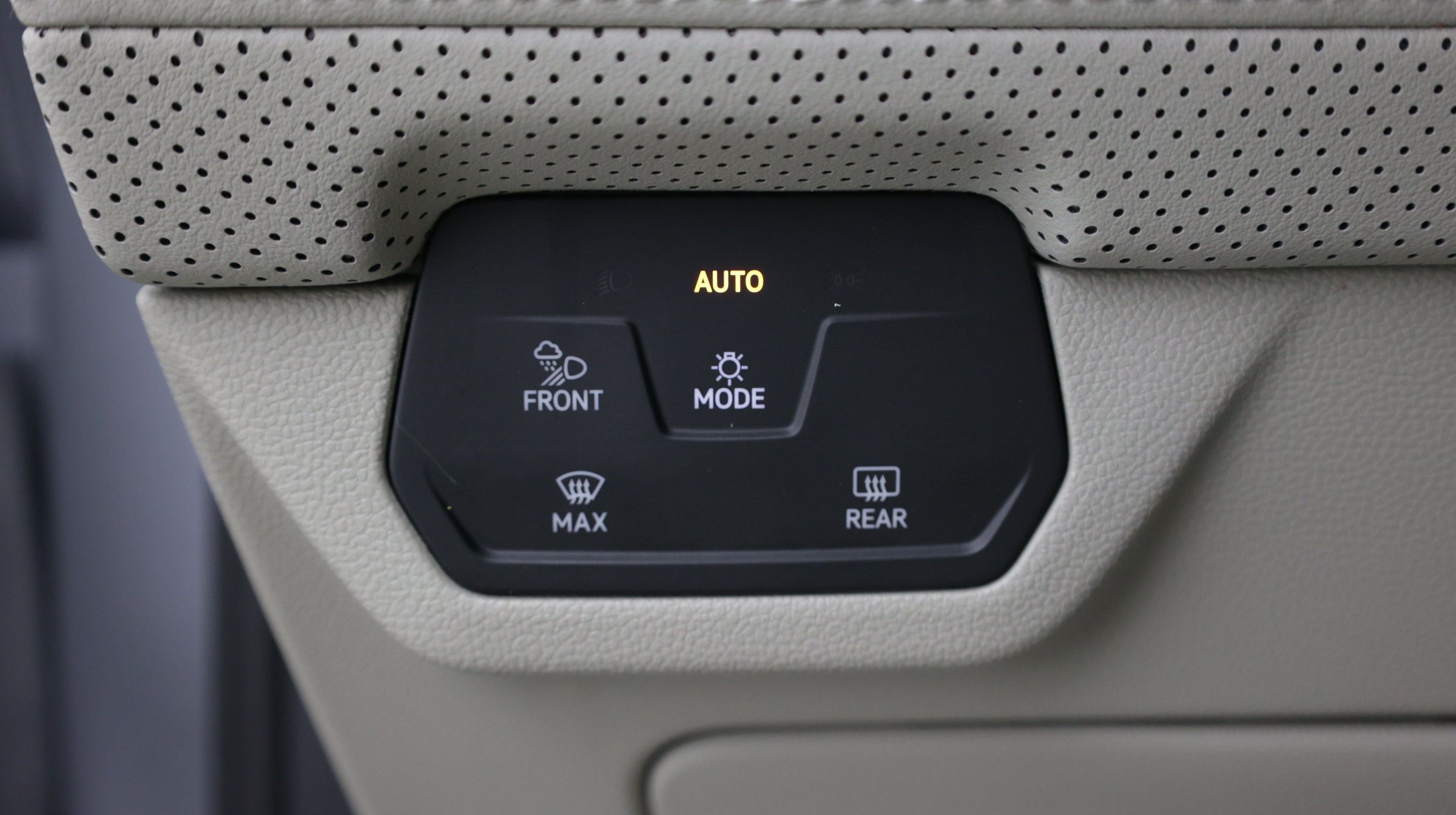 Used 2026 Volkswagen Atlas SE FWD image 21