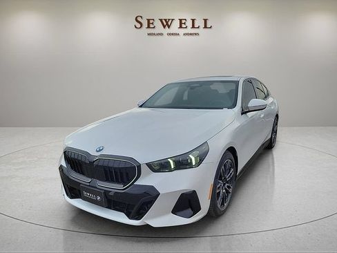 New 2026 BMW 530i RWD image 1