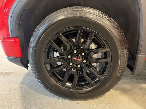 Used 2025 GMC Sierra 1500 Elevation image 28
