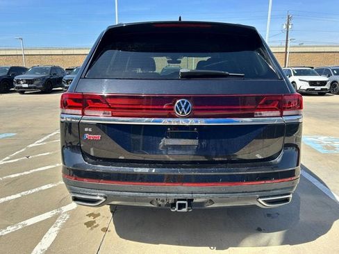 Used 2024 Volkswagen Atlas SE w/ Black Wheel Package image 6