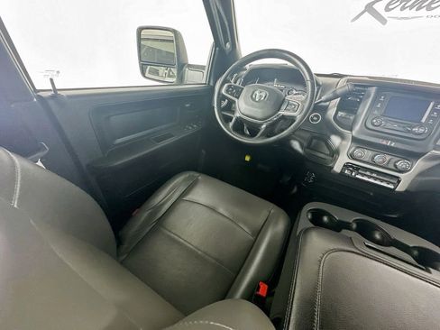 Used 2024 RAM 3500 Tradesman w/ Chrome Appearance Group image 9