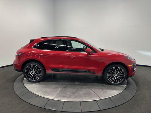 Certified 2026 Porsche Macan AWD/4WD image 8