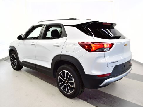 Used 2025 Chevrolet TrailBlazer LT FWD image 5