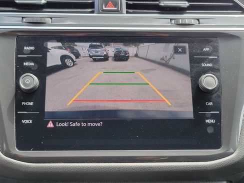 Used 2023 Volkswagen Tiguan SE FWD image 28