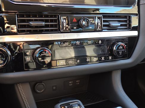 New 2026 Nissan Pathfinder Platinum w/ Cargo Package image 20