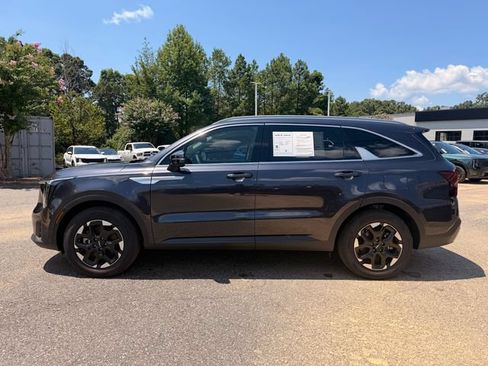 Certified 2026 Kia Sorento S FWD image 9