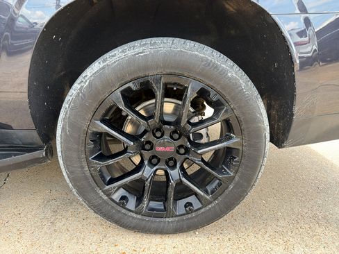Used 2023 GMC Yukon XL SLT RWD image 12