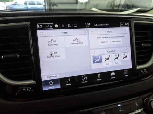 Used 2022 Chrysler Pacifica Touring-L FWD image 28