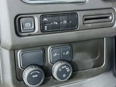 Used 2024 Chevrolet Tahoe LT image 11