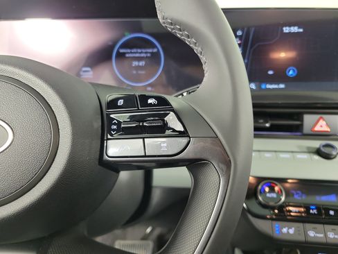 New 2025 Hyundai Elantra Limited image 20