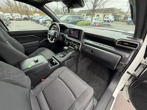 Used 2024 Toyota Tacoma SR image 32