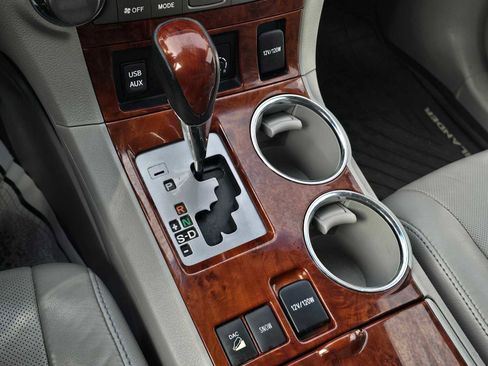 Used 2013 Toyota Highlander Limited image 26