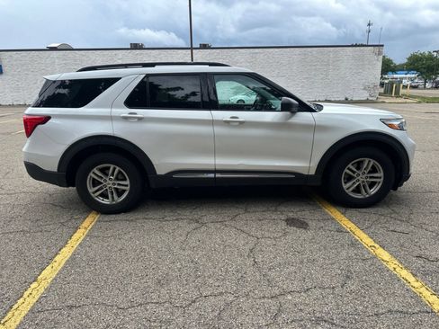 Used 2021 Ford Explorer XLT w/ Class III Trailer Tow Package AWD/4WD image 18