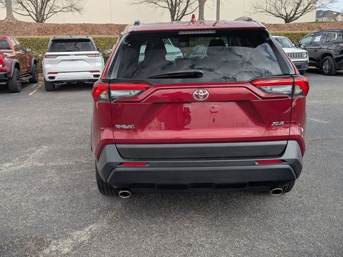Used 2023 Toyota RAV4 XLE Premium image 8