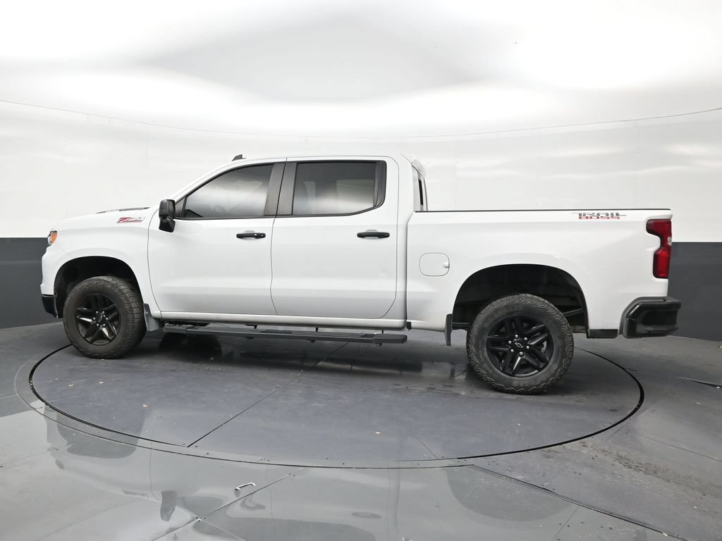 Used 2023 Chevrolet Silverado 1500 LT Trail Boss w/ LT Trail Boss Premium Package AWD/4WD image 2