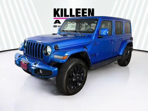 Used 2023 Jeep Wrangler Unlimited Sahara AWD/4WD image 3