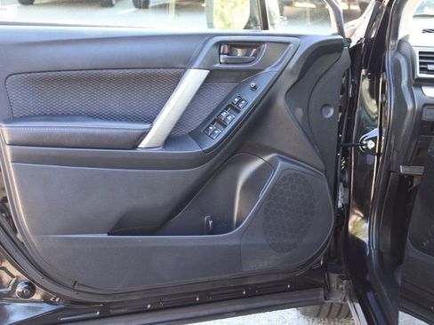 Used 2017 Subaru Forester 2.5i Premium w/ All-Weather Package image 18