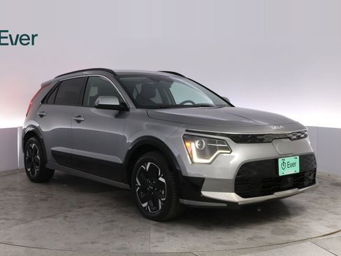 Used 2023 Kia Niro Wind FWD image 13
