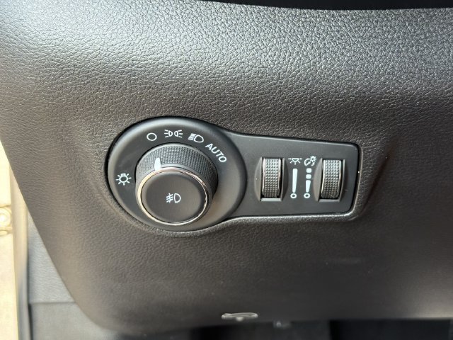 Used 2024 Jeep Compass Trailhawk AWD/4WD image 34