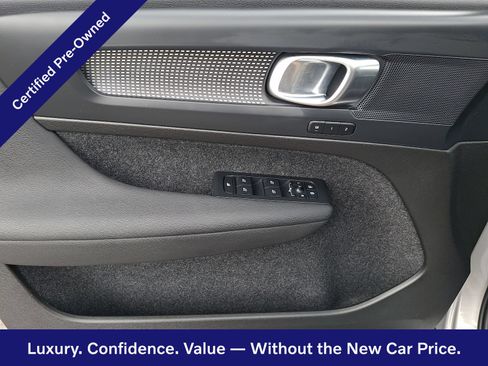 Certified 2023 Volvo XC40 B5 Plus AWD/4WD image 13