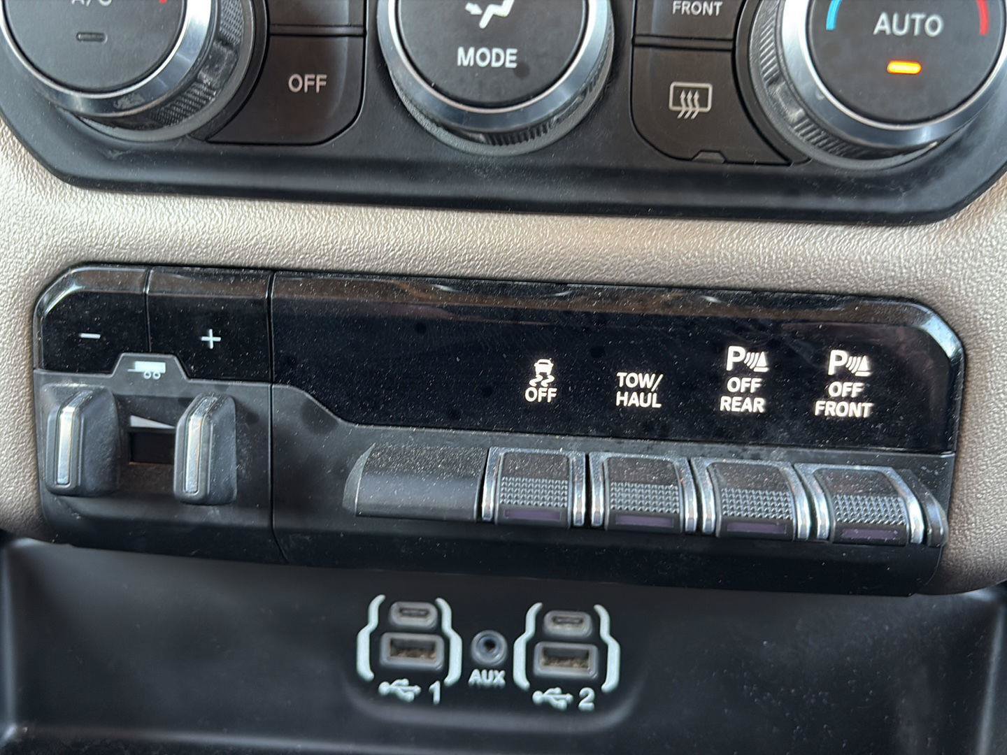 Used 2021 RAM 1500 Laramie AWD/4WD image 12