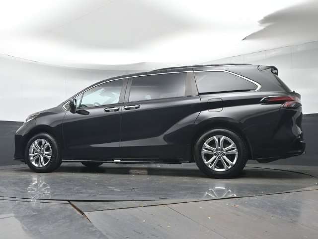 Certified 2023 Toyota Sienna XSE w/ XSE Plus Package AWD/4WD image 33
