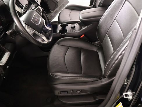 Used 2024 GMC Terrain SLT image 10