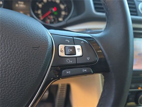 Used 2017 Volkswagen Passat 1.8T SEL Premium image 22