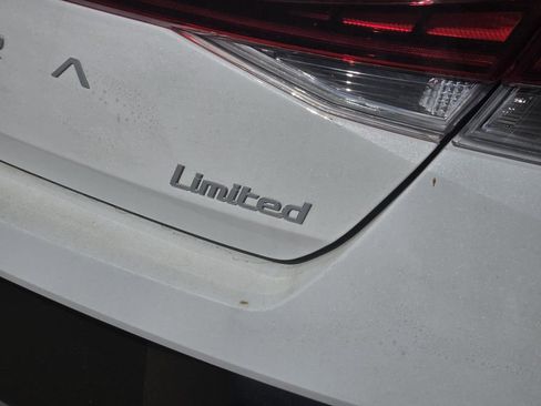 New 2026 Hyundai Elantra Limited FWD image 5