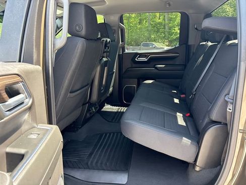 Used 2023 Chevrolet Silverado 1500 LT AWD/4WD image 13