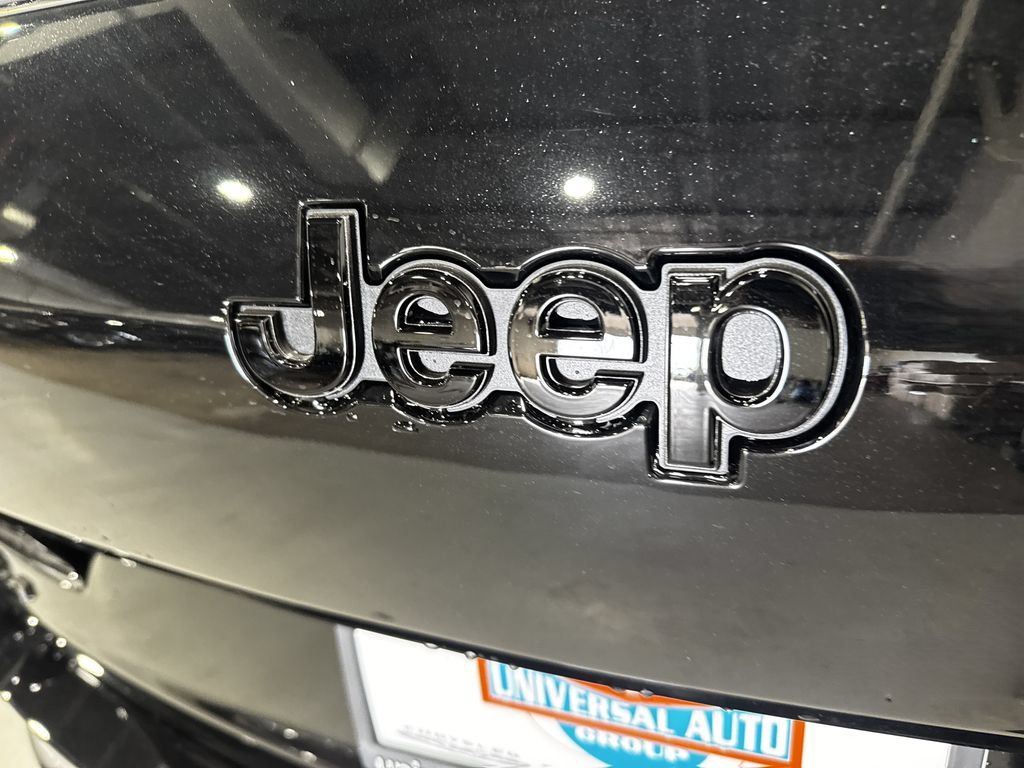 New 2026 Jeep Grand Cherokee L Limited AWD/4WD image 32