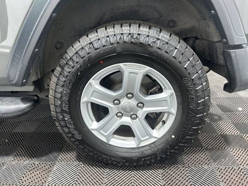 Used 2020 Jeep Wrangler Sport image 23
