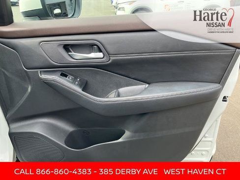 Certified 2023 Nissan Rogue SL w/ SL Premium Package AWD/4WD image 18