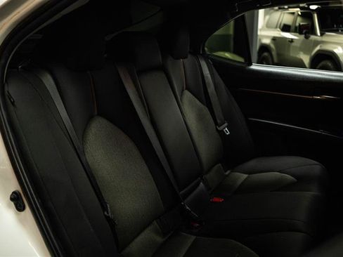 Used 2019 Toyota Camry LE FWD image 10