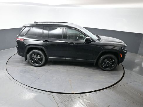 New 2026 Jeep Grand Cherokee Limited w/ Limited Altitude Package AWD/4WD image 30