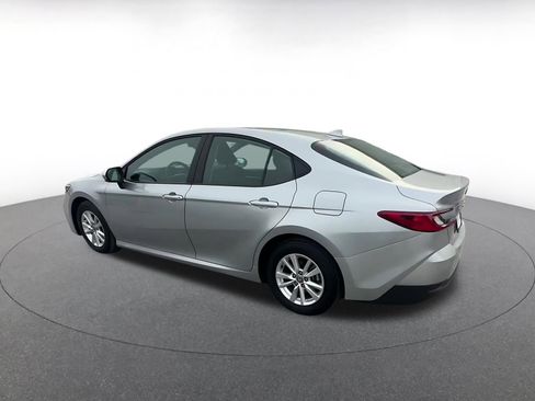 Used 2025 Toyota Camry LE image 10
