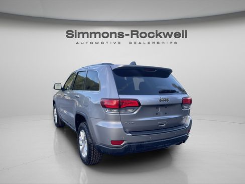 Used 2021 Jeep Grand Cherokee Laredo image 7