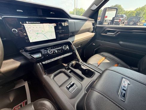 Used 2025 GMC Sierra 2500 AT4 w/ AT4 Premium Plus Package AWD/4WD image 33