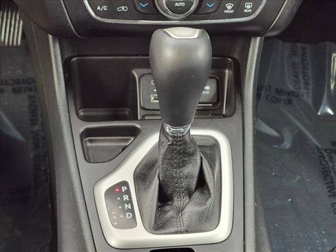 Used 2014 Jeep Cherokee Limited FWD image 12