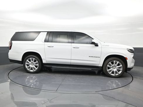 Used 2022 Chevrolet Suburban High Country RWD image 6